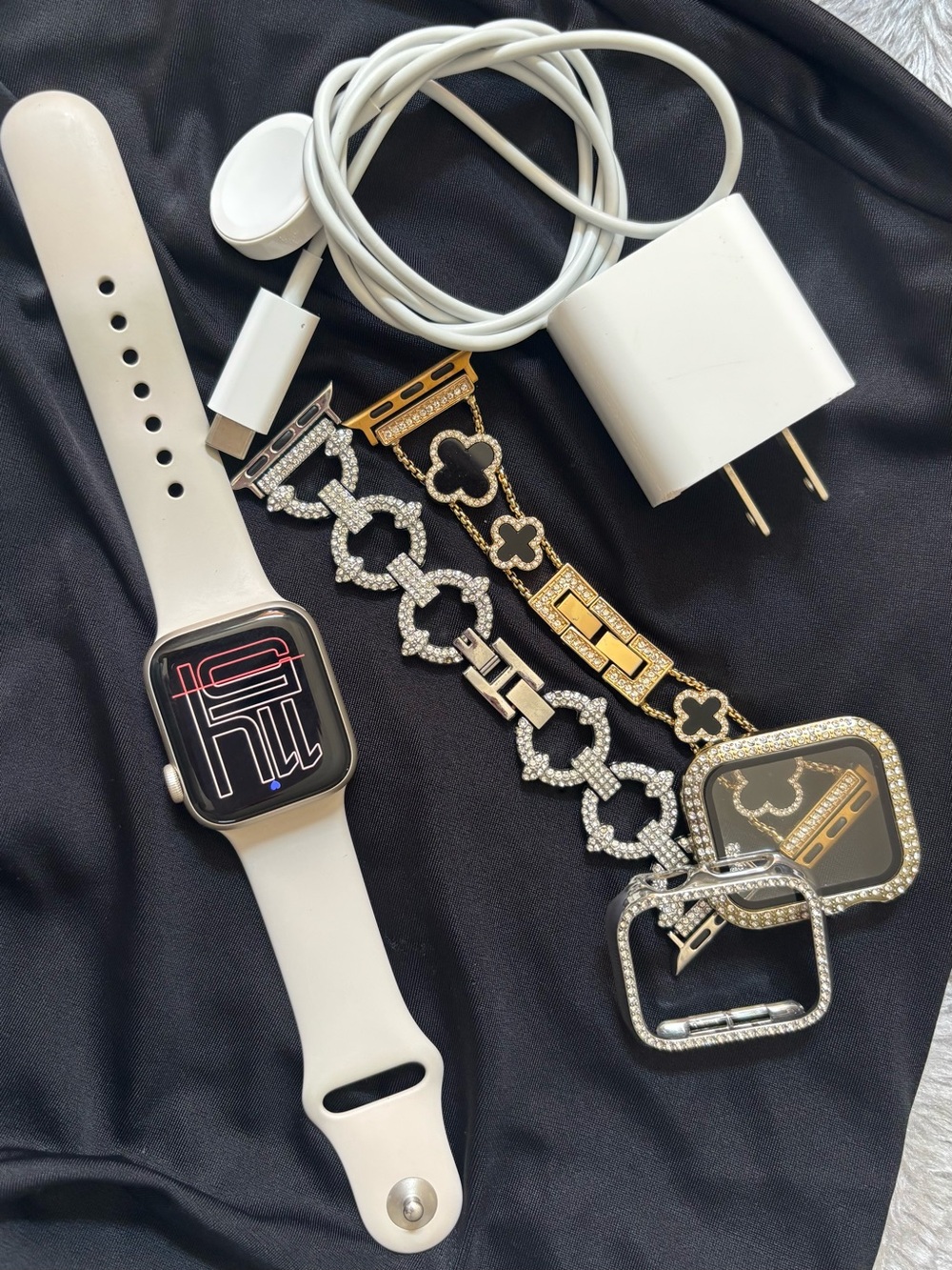Apple Watch SE 2nd Gen 40mm GPS+Cellular Starlight w/ 2 Bands, 2 Cases, Charger